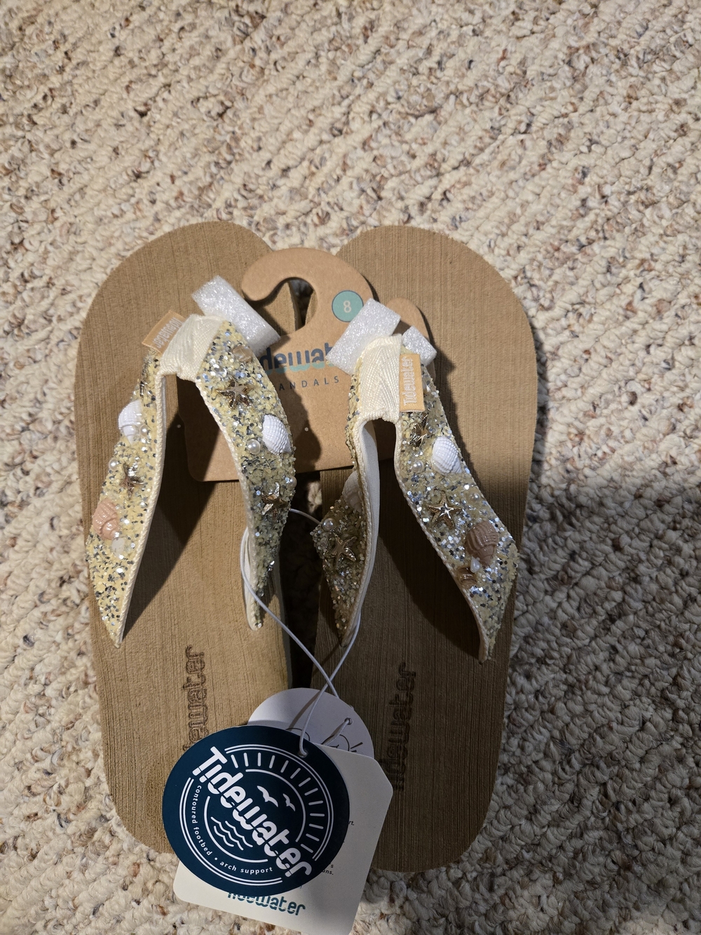 Tidewater Women's Flip Flop Sandals with Shells NWT size 8